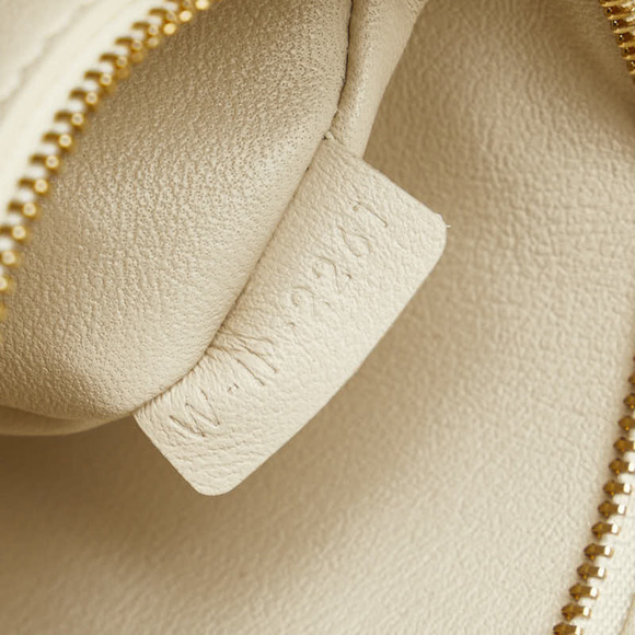 CELINE White Leather Shoulder Bag - Picture 11 of 12